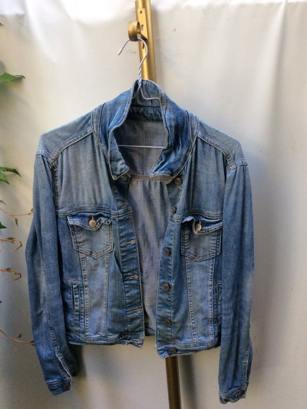 Zara Distressed Trucker Jean Jacket Light Wash Outerwear Everyday Layer